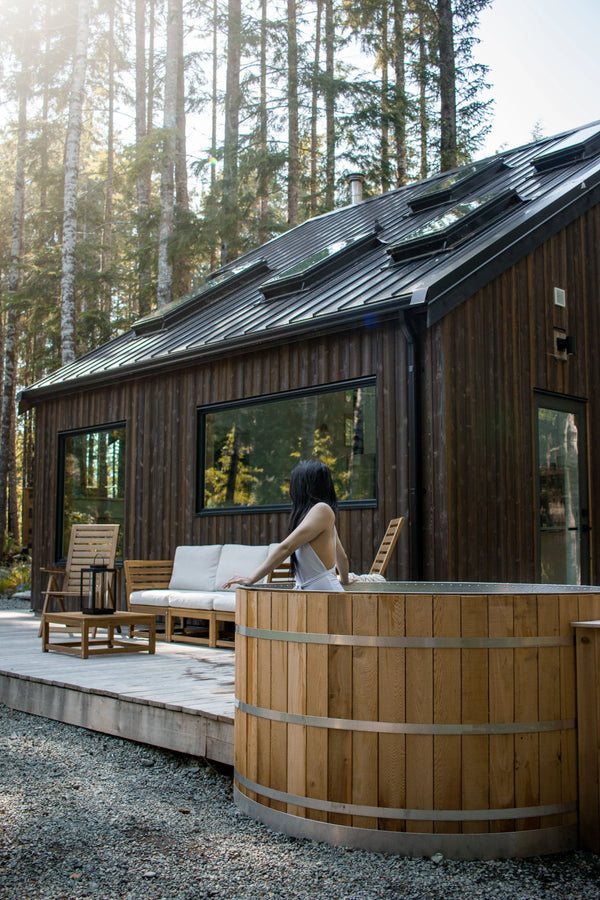 Hot Tub vs Jacuzzi: What Is the Difference?