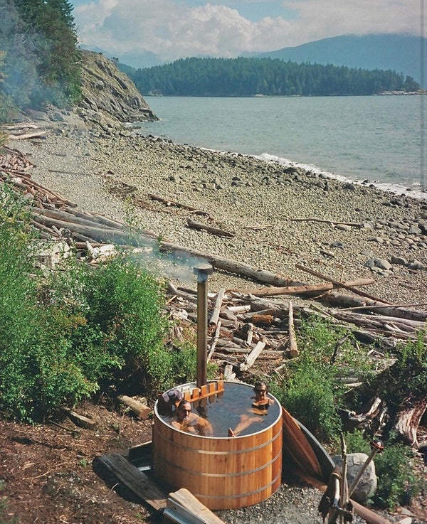 Saltwater Hot Tub vs Freshwater: An Upgrade to the Chlorine Hot Tub